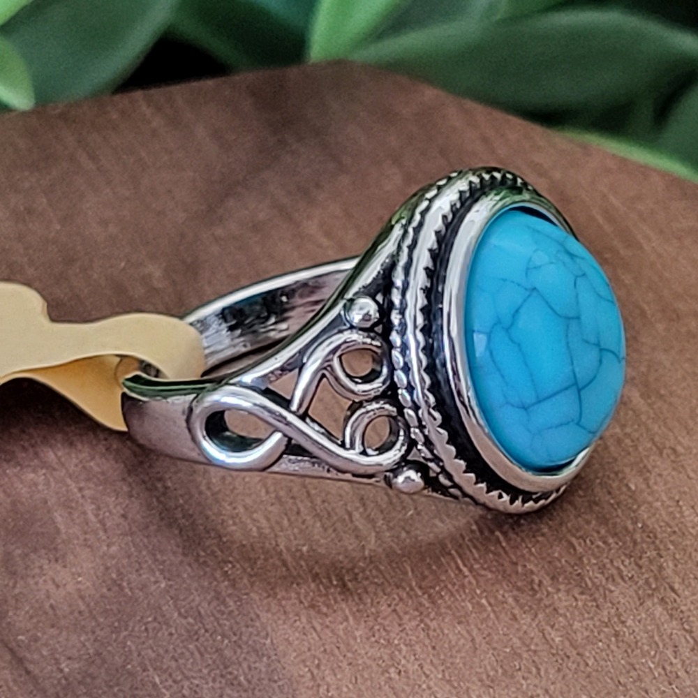 Turquoise Oval Ornate Ring Size 8 Synthetic NWT
